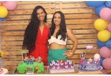 Niver 18 Anos Bárbara - 10 Anos Arthur - 8 Anos Gabrielly