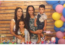 Niver 18 Anos Bárbara - 10 Anos Arthur - 8 Anos Gabrielly