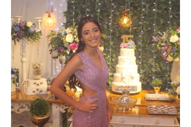 Niver 15 Anos Laura Moris 