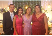 Niver 15 Anos Laura Moris 