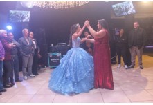 Niver 15 Anos Laura Moris 