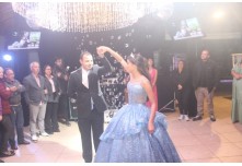 Niver 15 Anos Laura Moris 