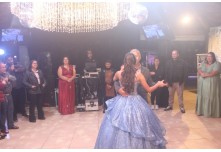 Niver 15 Anos Laura Moris 