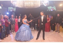 Niver 15 Anos Laura Moris 