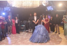 Niver 15 Anos Laura Moris 