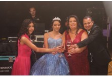 Niver 15 Anos Laura Moris 