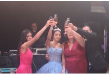 Niver 15 Anos Laura Moris 