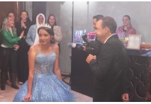 Niver 15 Anos Laura Moris 