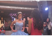 Niver 15 Anos Laura Moris 