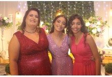 Niver 15 Anos Laura Moris 