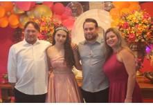 Niver 15 Anos Isabela Valério